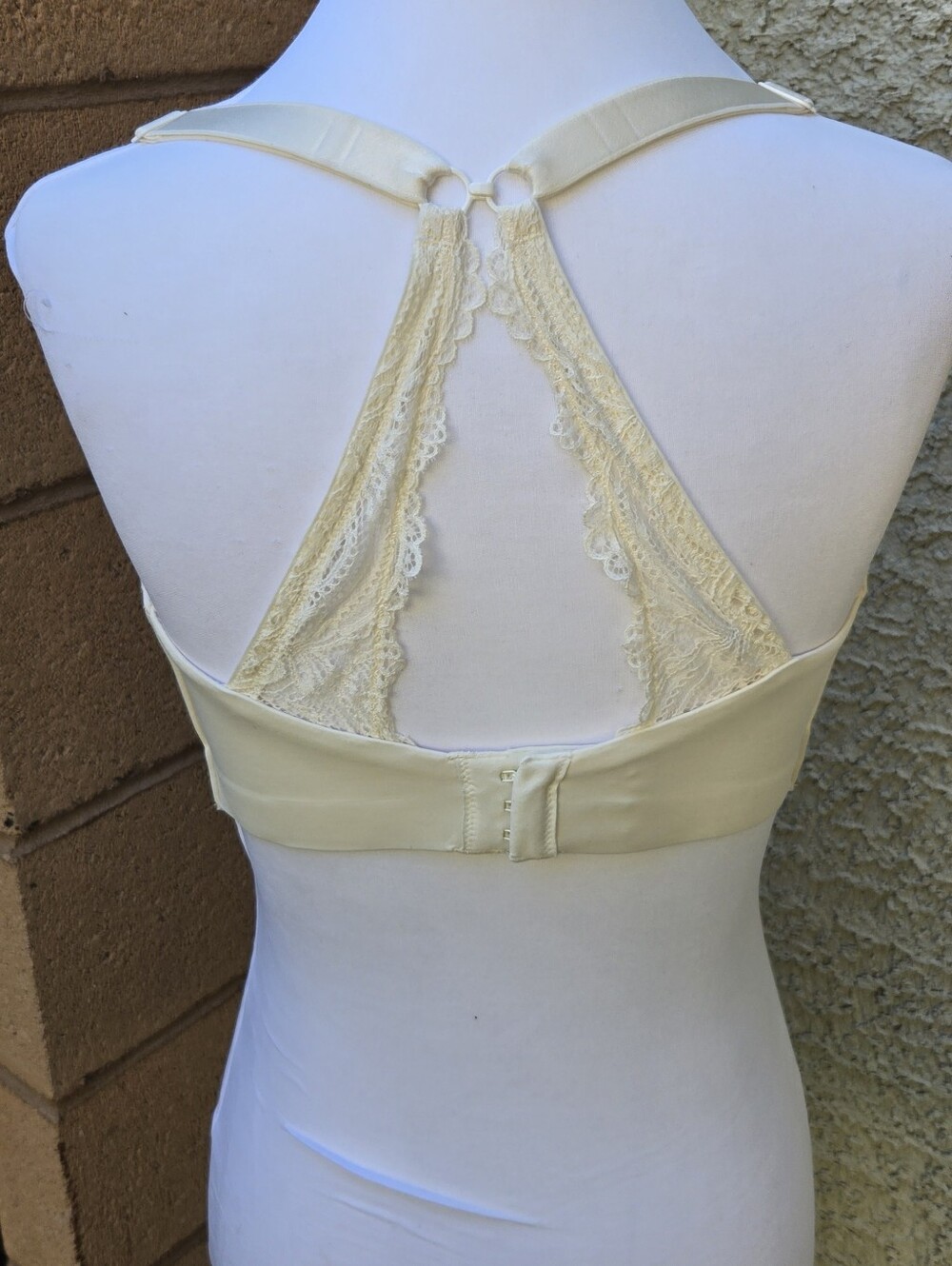 Soma Enbliss Luxe J Hook Lace-Back Comfort Wireless Bra in White - Picture 6 of 9